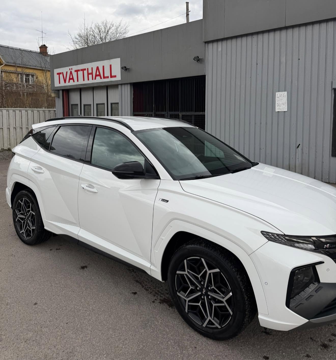 In- och utvändig biltvätt i Norberg efter handtvätt hos Renova Bilvård
